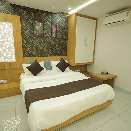 Hotel Rk Fortune Ahmedabad Exteriör bild