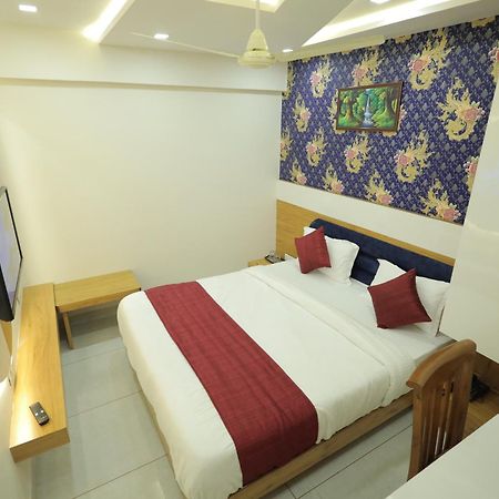 Hotel Rk Fortune Ahmedabad Exteriör bild