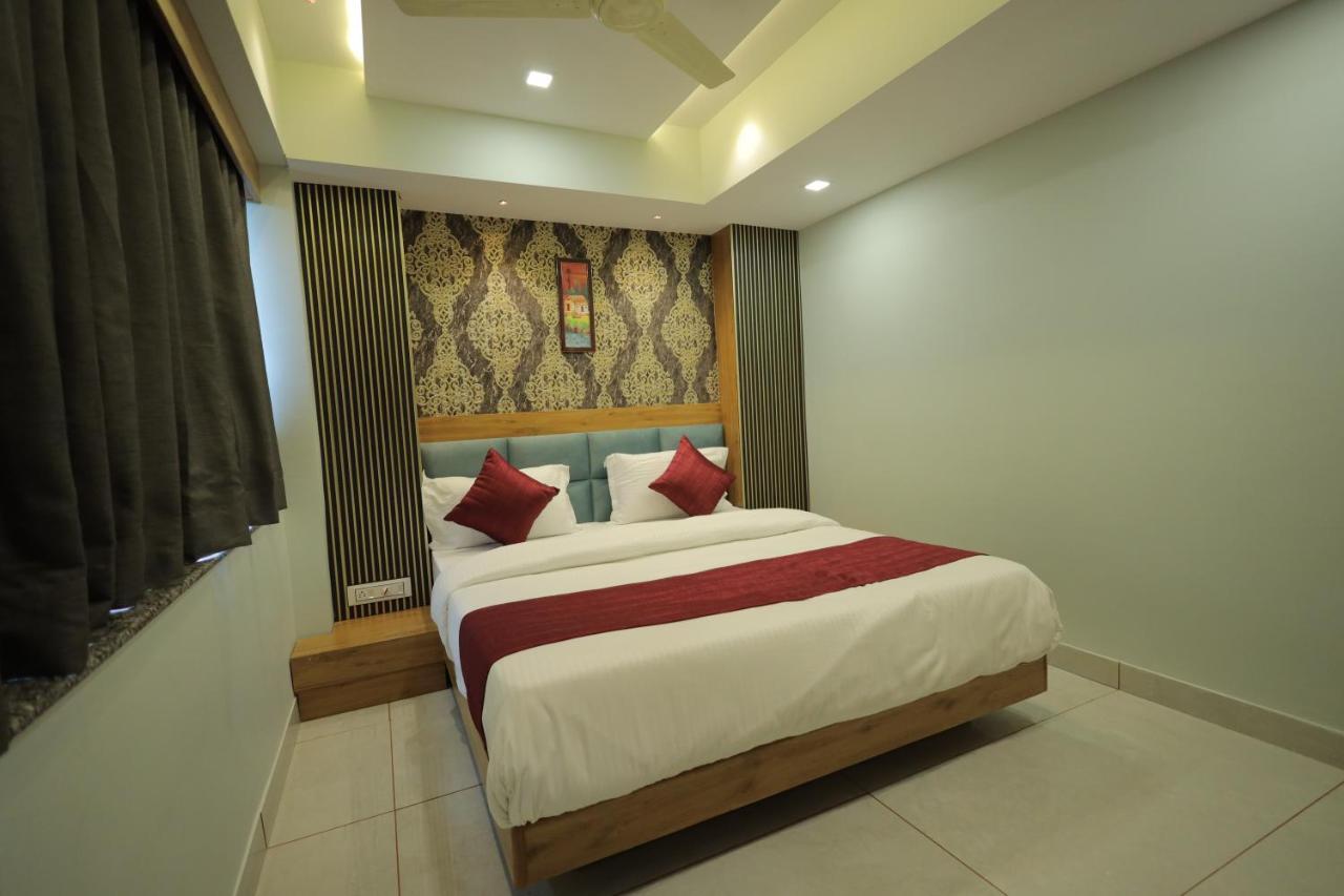 Hotel Rk Fortune Ahmedabad Exteriör bild