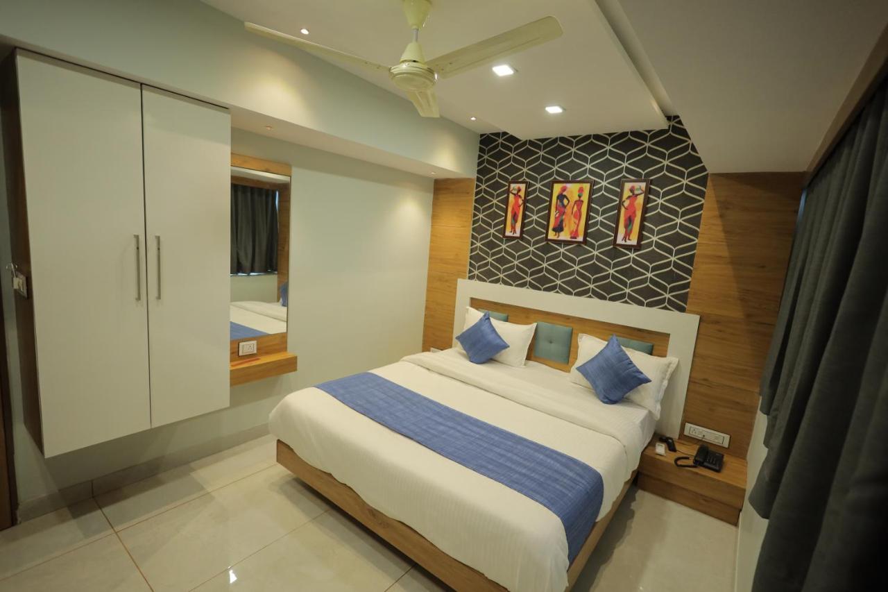 Hotel Rk Fortune Ahmedabad Exteriör bild