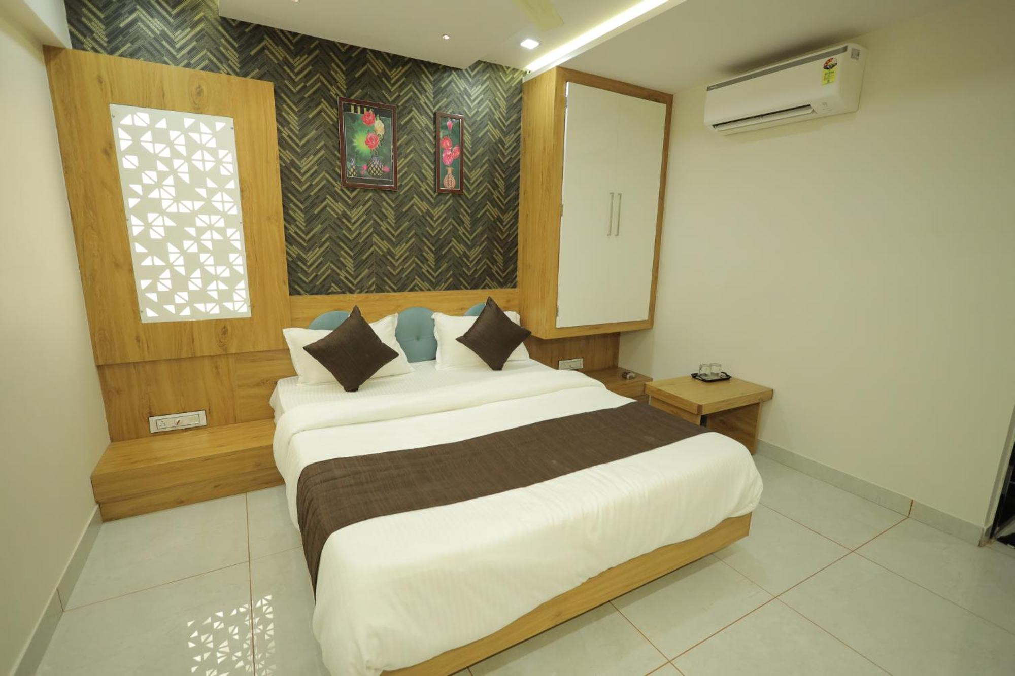 Hotel Rk Fortune Ahmedabad Exteriör bild